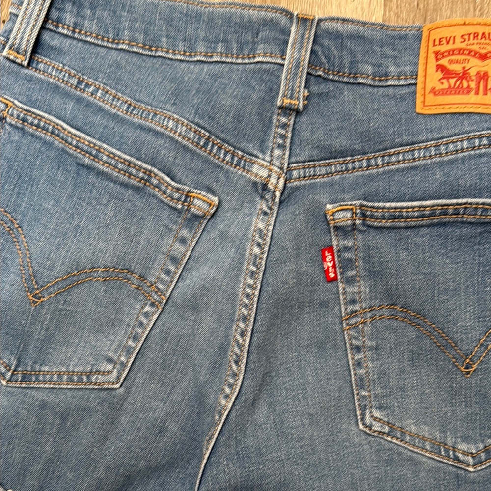 Levi’s distressed high rise shorts. - Picture 8 of 9